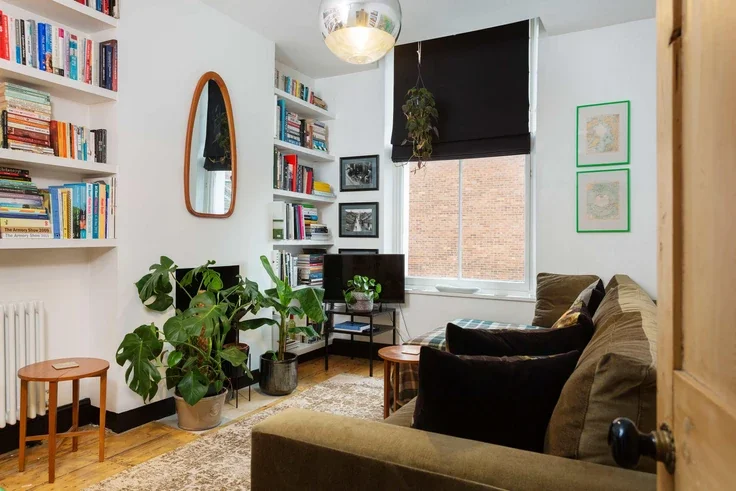 Flat Gosset Street in Greater London