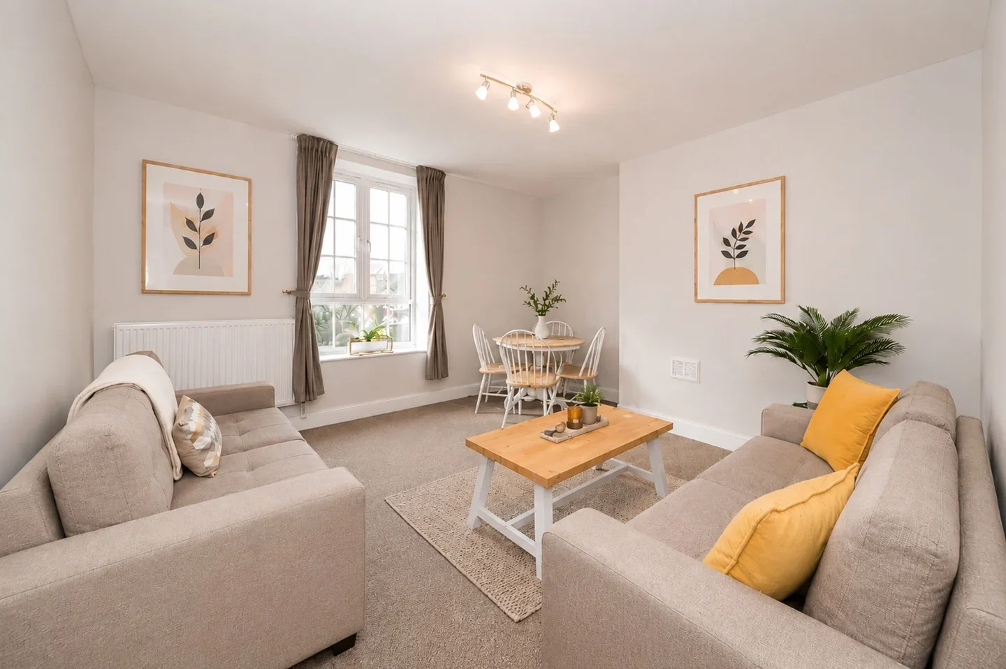Flat Dog Kennel Hill in Greater London