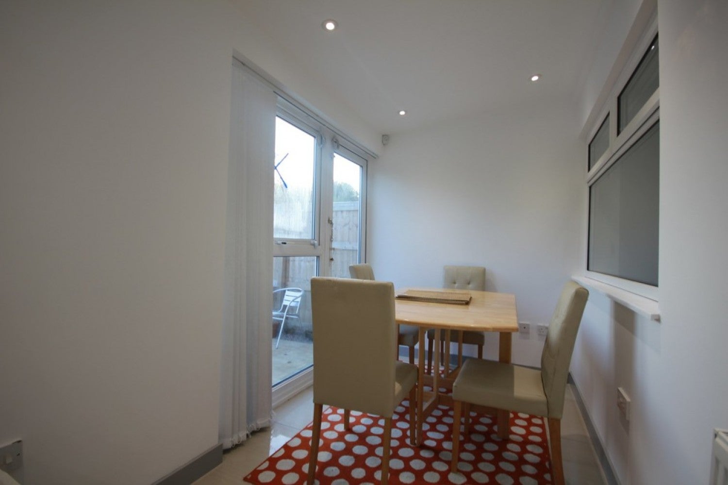 Room Selcroft Avenue in Birmingham