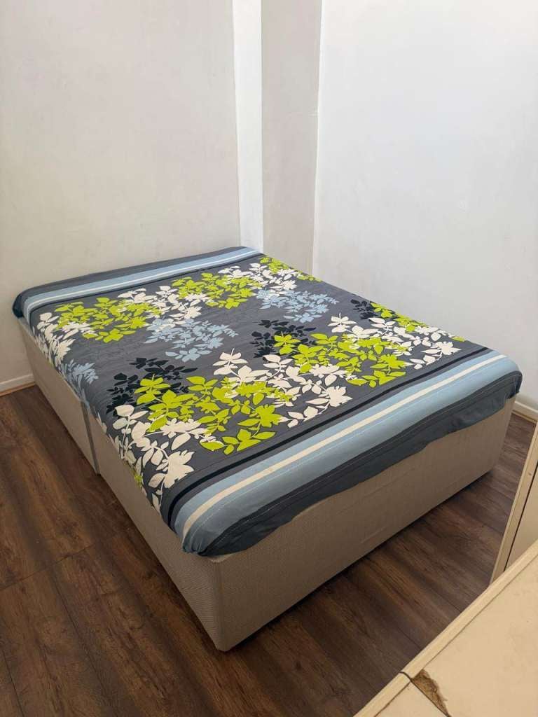 Room Mansfield Road in Greater London