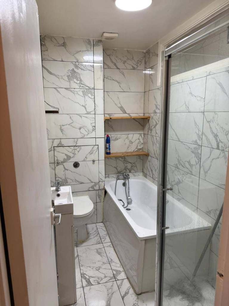 Room Mansfield Road in Greater London