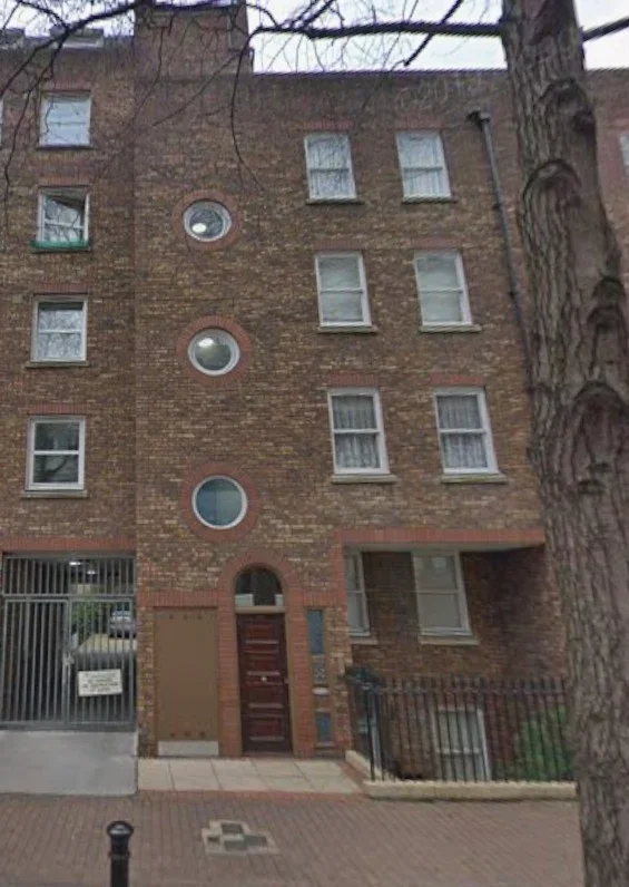 Flat Cleveland Street in Greater London