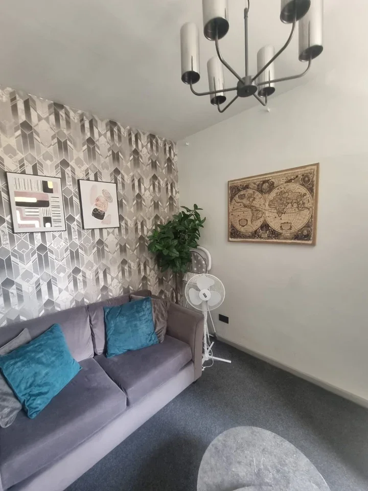 Flat Cleveland Street in Greater London