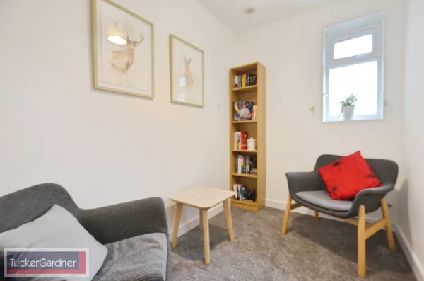 Room Vicarage Avenue in South Cambridgeshire