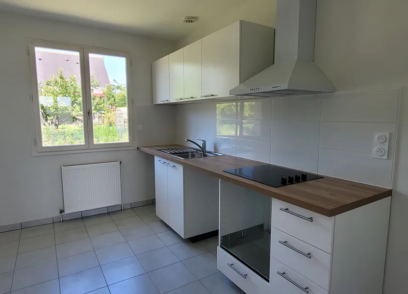 House Rue de la Treille in Artannes-sur-Indre
