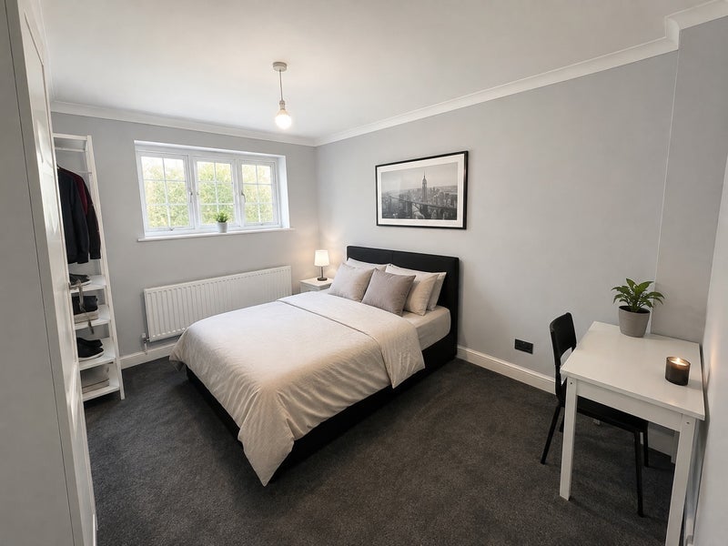 Room Grove Park Road in Greater London