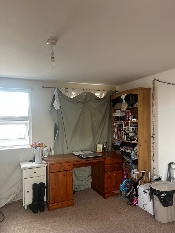Room Dyson Road in Greater London