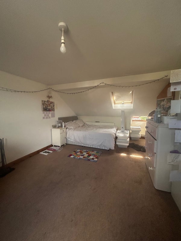 Room Dyson Road in Greater London