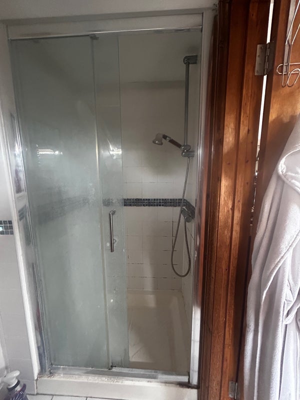 Room Dyson Road in Greater London