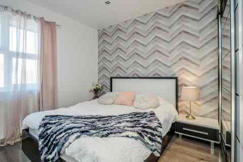 Room Mellitus Street in Greater London