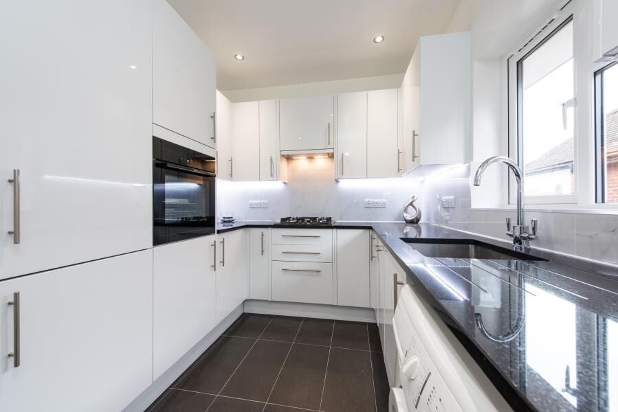 Flat Finchley Road in Greater London