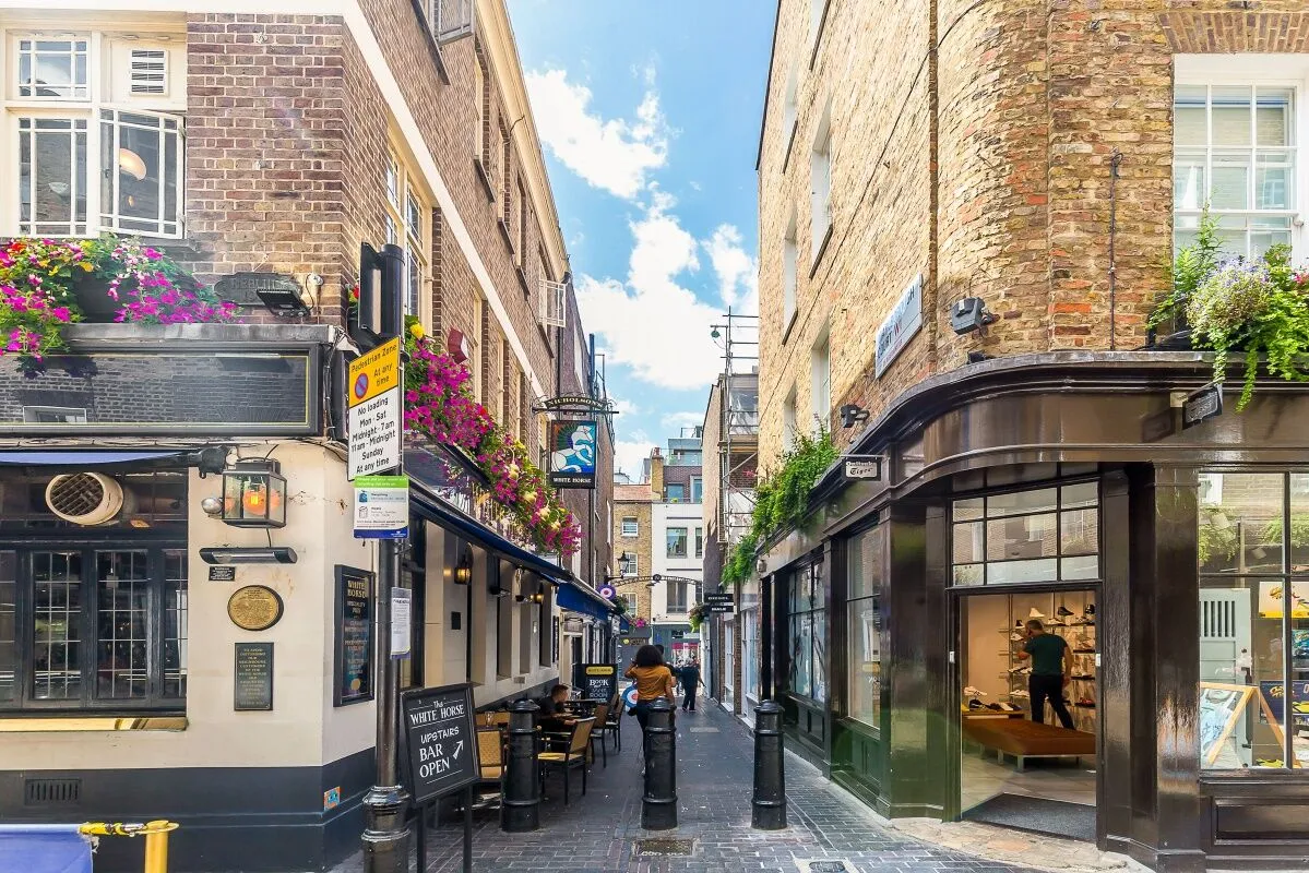Flat Newburgh Street in City of Westminster