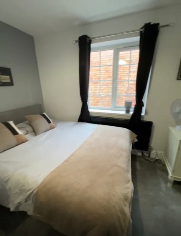 Room Willows Crescent in Birmingham