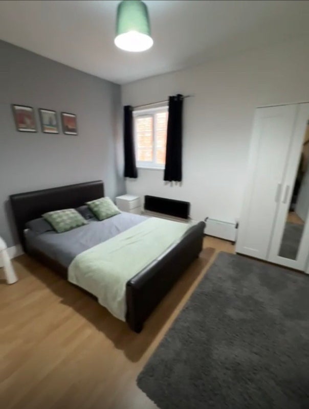 Room Willows Crescent in Birmingham