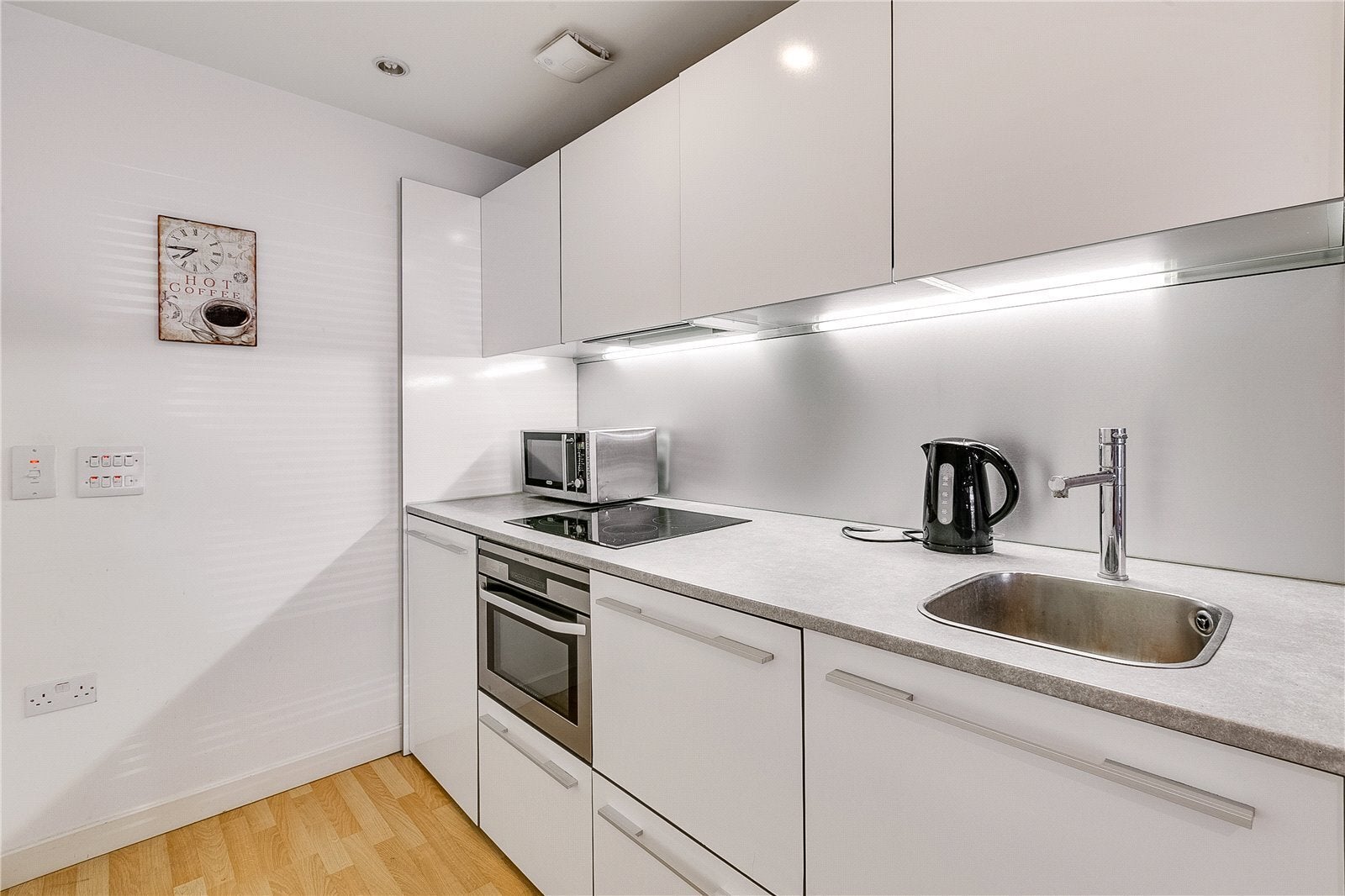 Flat Essex Road in Greater London