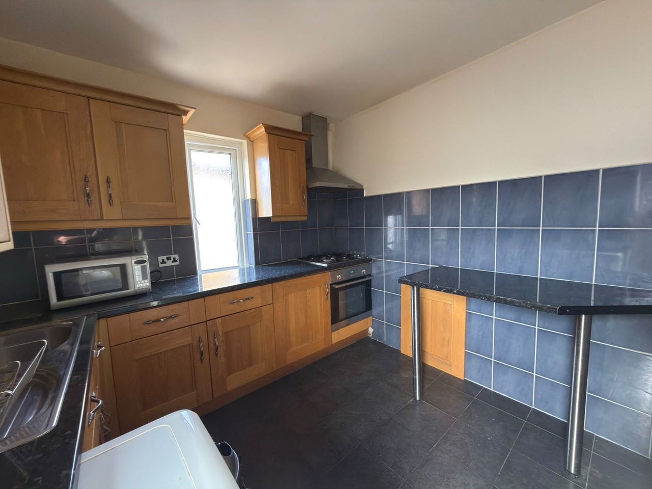 Flat Beehive Lane in Greater London