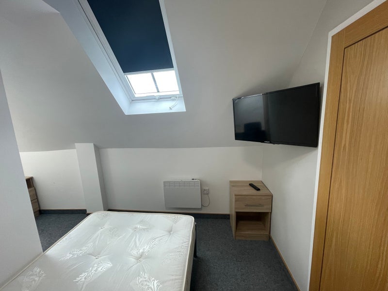 Room Putney Road in Leicester