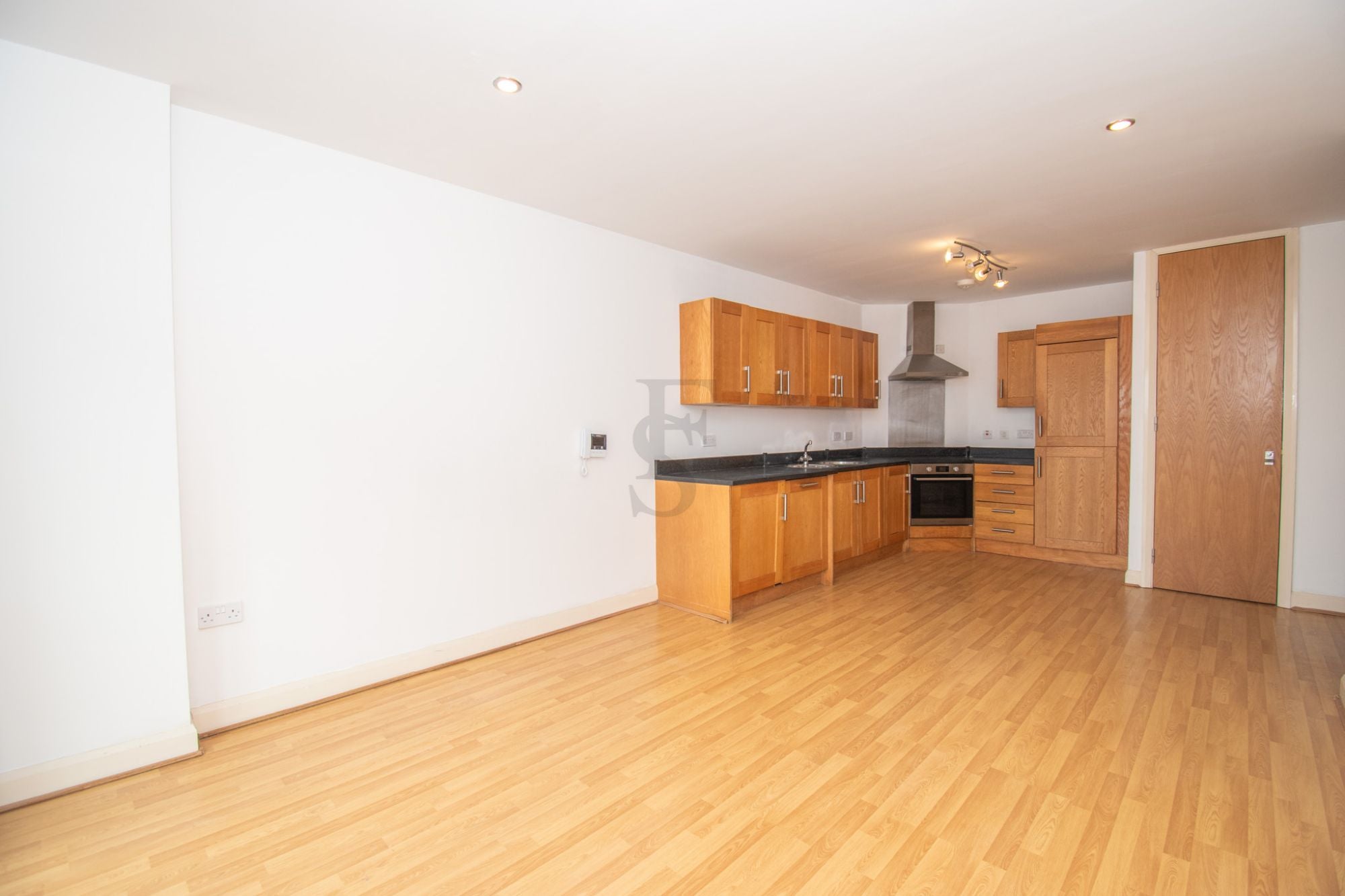 Flat Sanvey Gate in Leicester