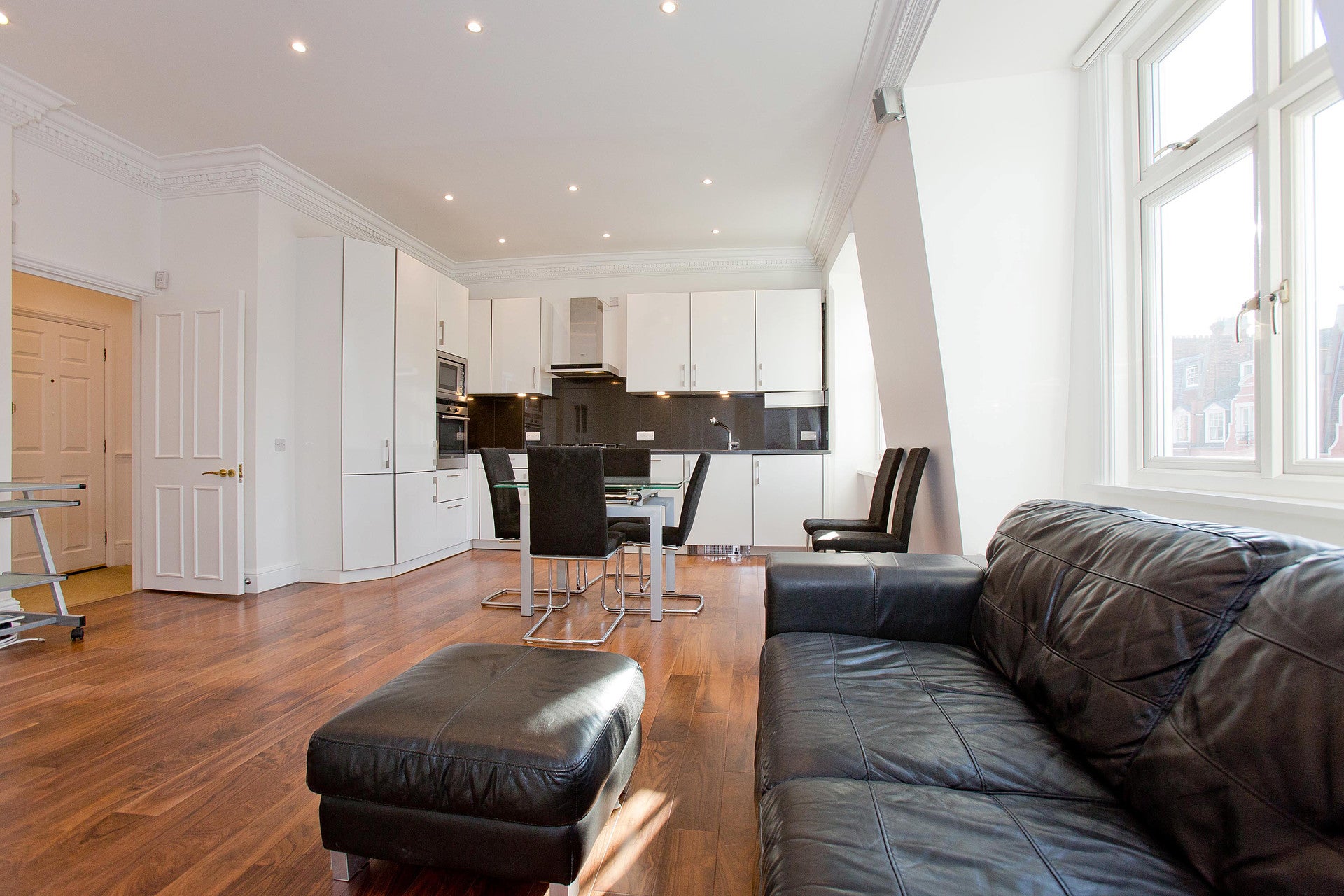 Flat Palace Court in City of Westminster