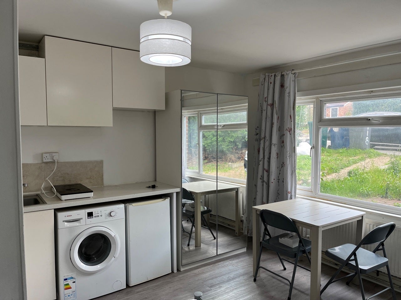 Flat Clitterhouse Road in Greater London