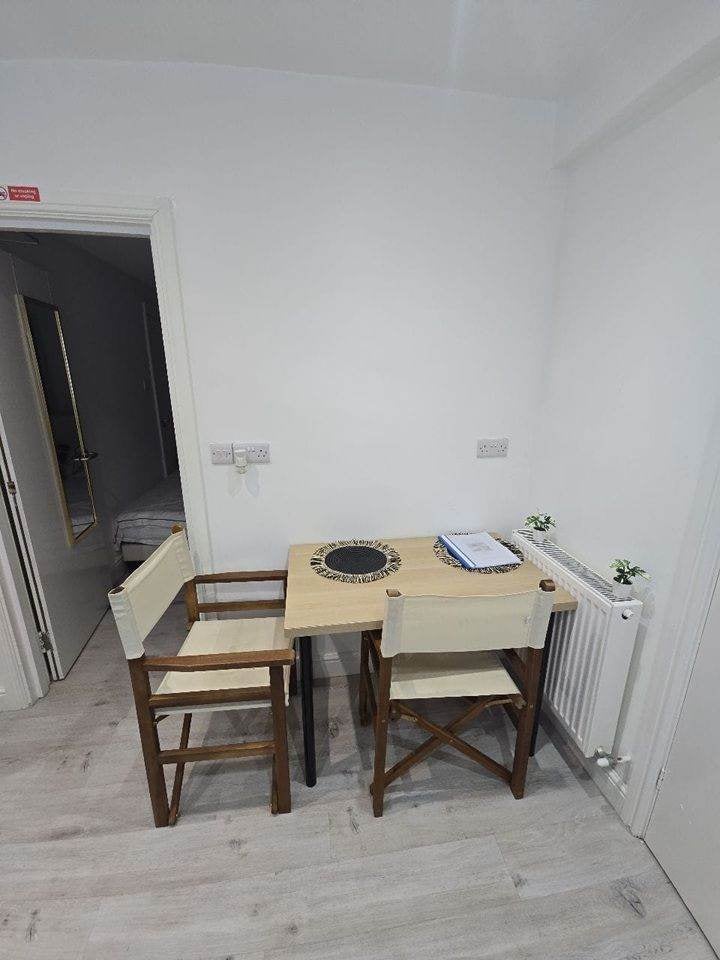 Flat Harwill Crescent in Nottingham