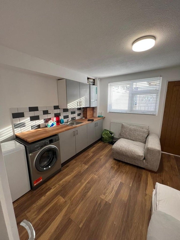 Flat Meadow Close in Greater London