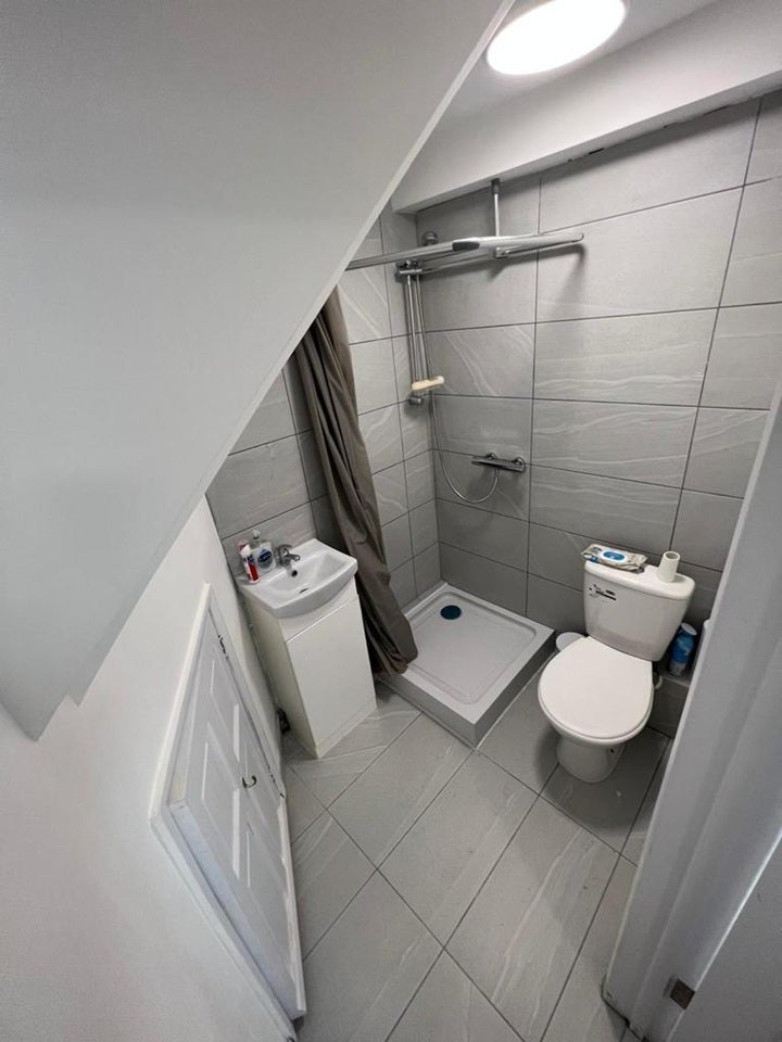 Flat Meadow Close in Greater London