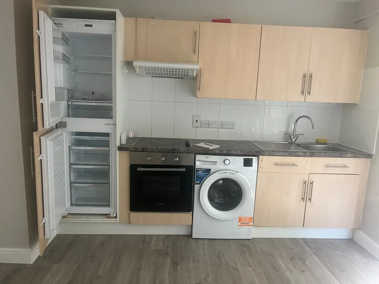 Flat Pomfret Avenue in Luton