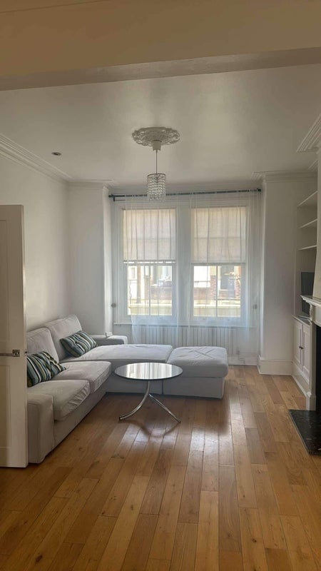 Room Petley Road in Greater London