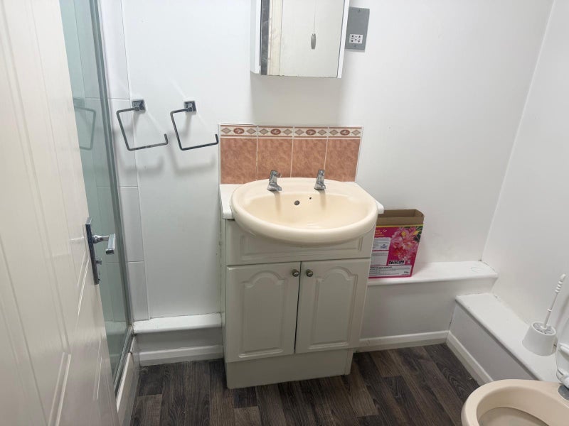 Room Southbridge Road in Greater London
