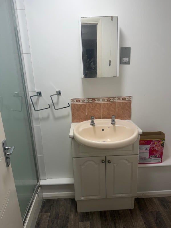 Room Southbridge Road in Greater London