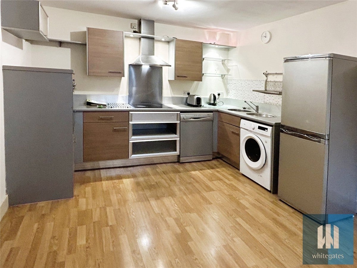 Flat Hollin Avenue in Kirklees