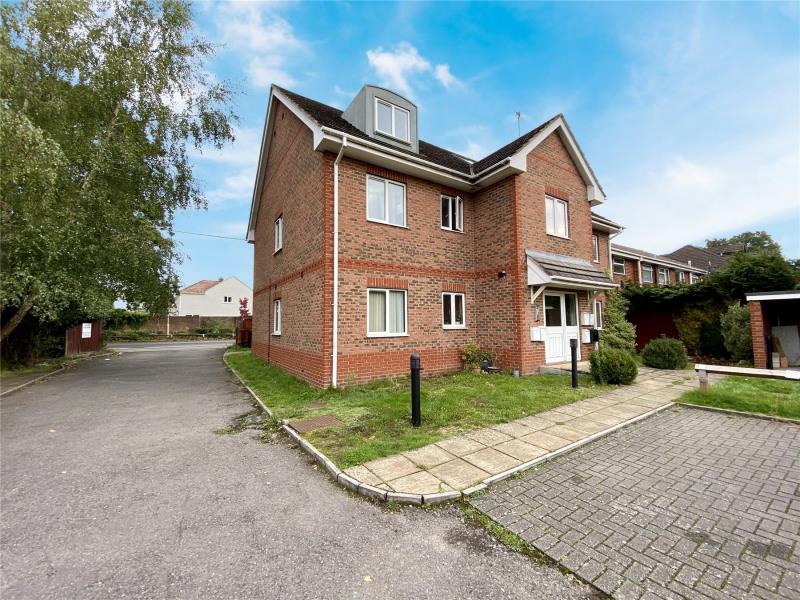 Flat Chapel Lane in Rushmoor