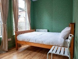 Room Cawdor Road in Manchester