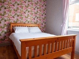 Room Cawdor Road in Manchester