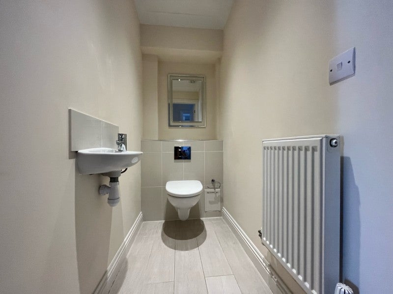 Flat Station Approach in Bradford-on-Avon