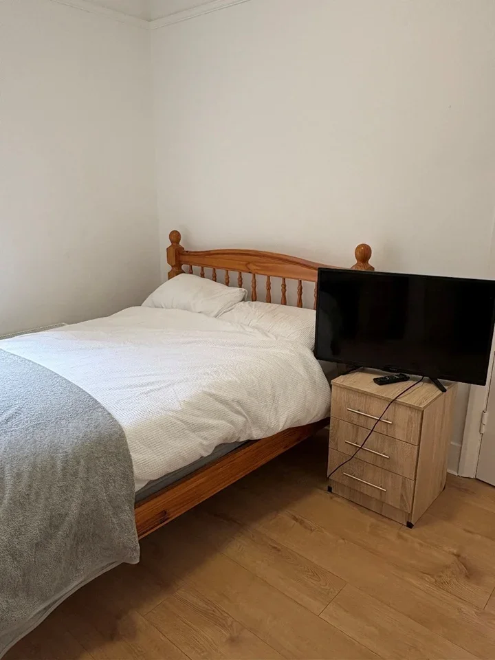 Room Comerford Road in Greater London