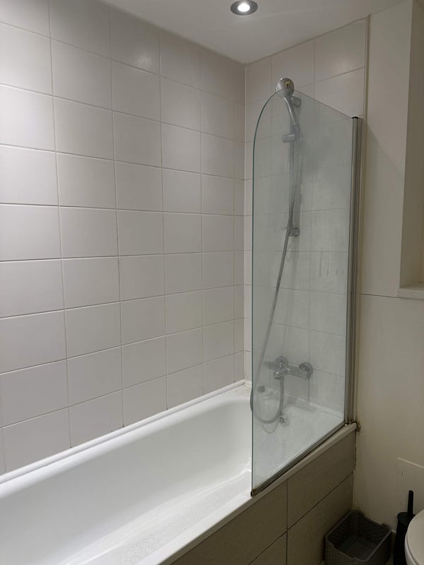 Room Annandale Road in Greater London