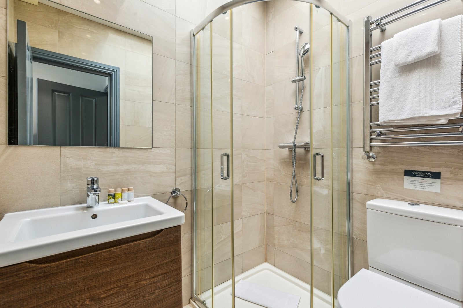 Flat Sedlescombe Road in Greater London