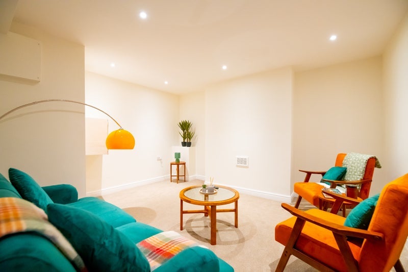Room Bennett Road in Leeds