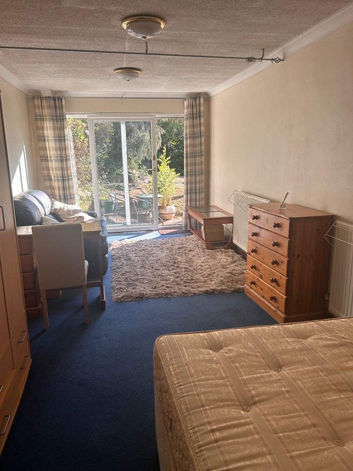 Room Serpentine Road in Birmingham