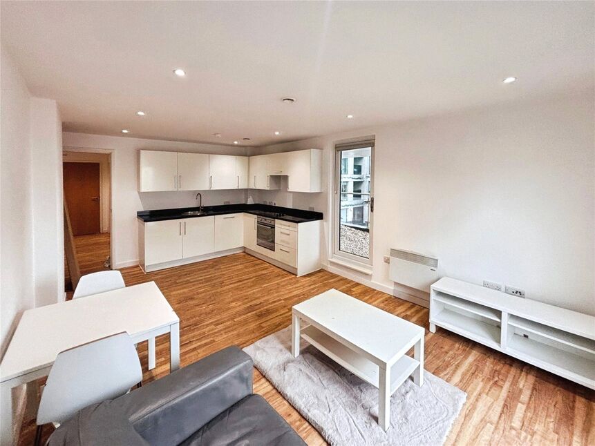 Flat Elmira Way in Salford