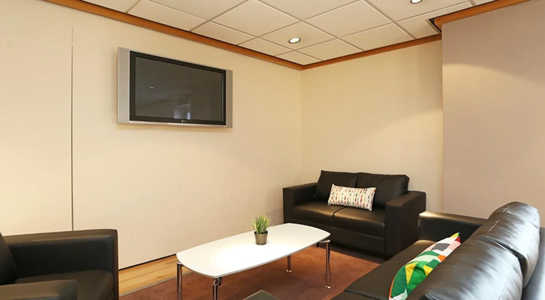Flat Queen Alexandra Road in High Wycombe