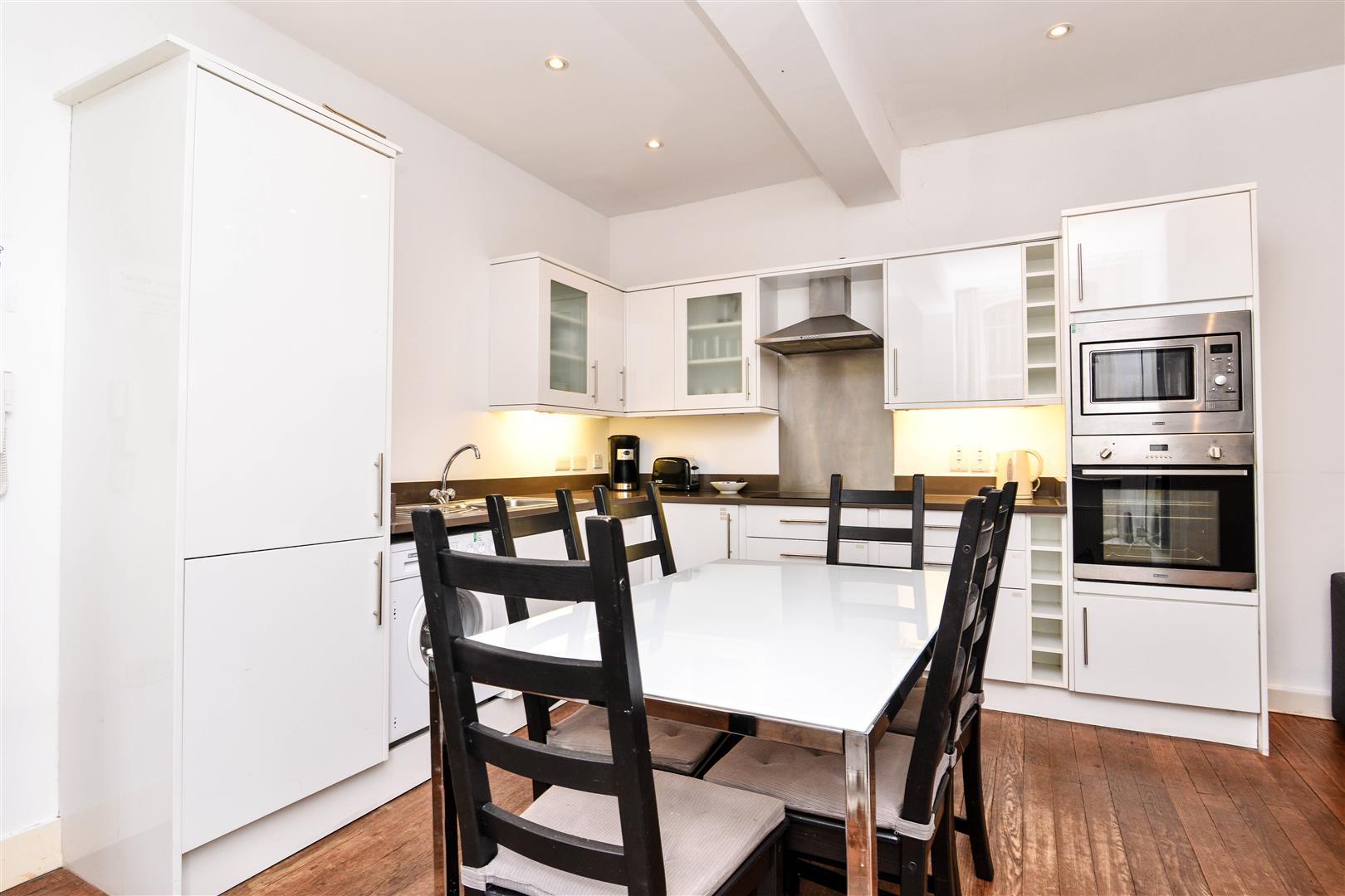 Flat Lant Street in Greater London