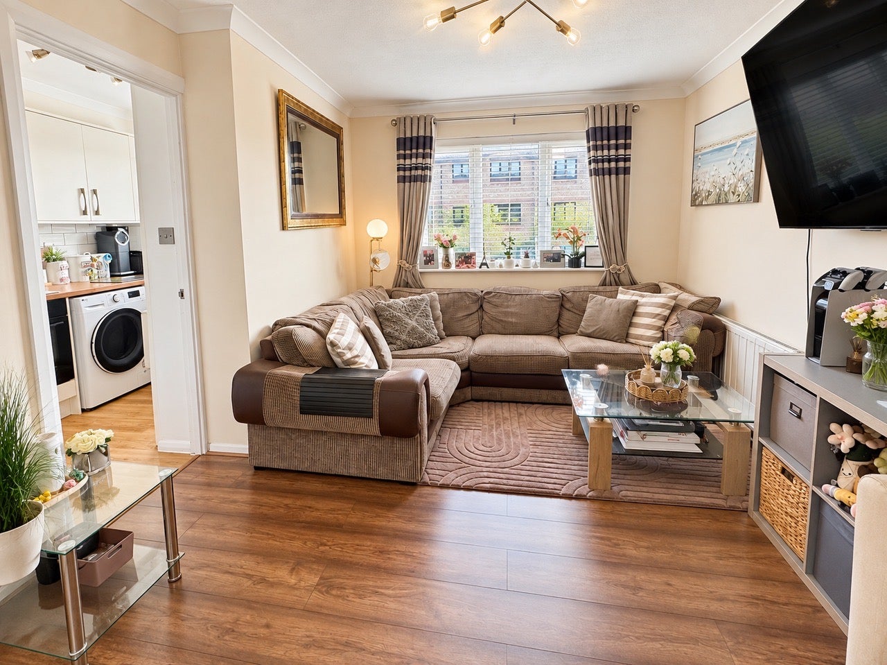 Flat Vignoles Road in Greater London