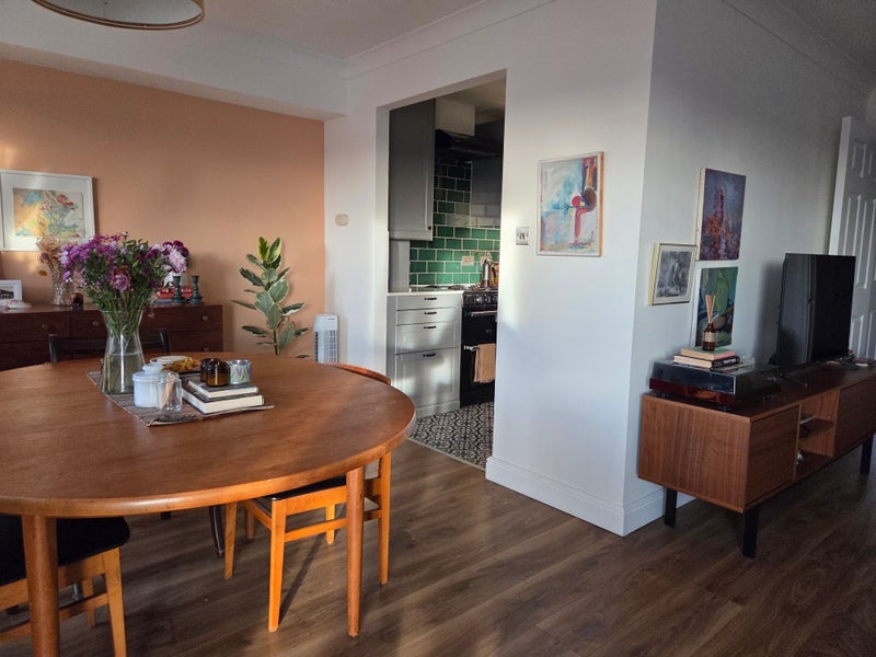 Flat Grand Union Close in City of Westminster