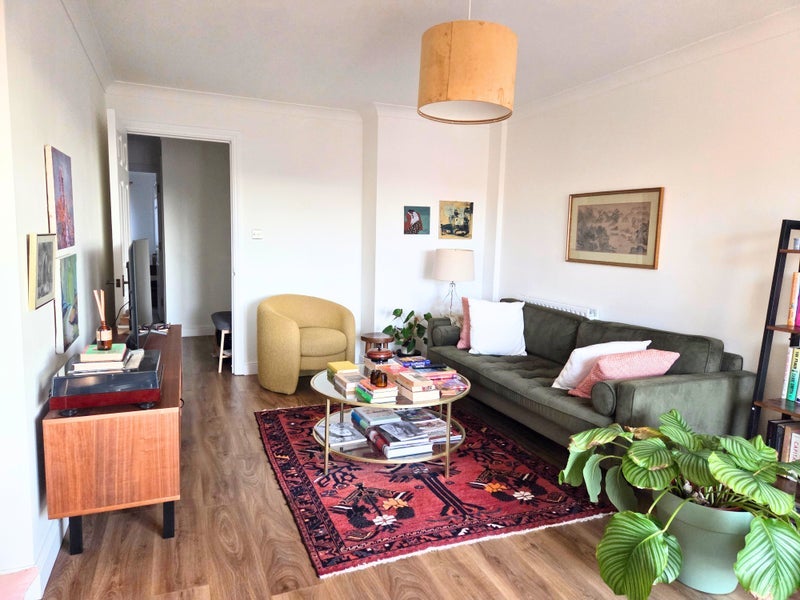 Flat Grand Union Close in City of Westminster