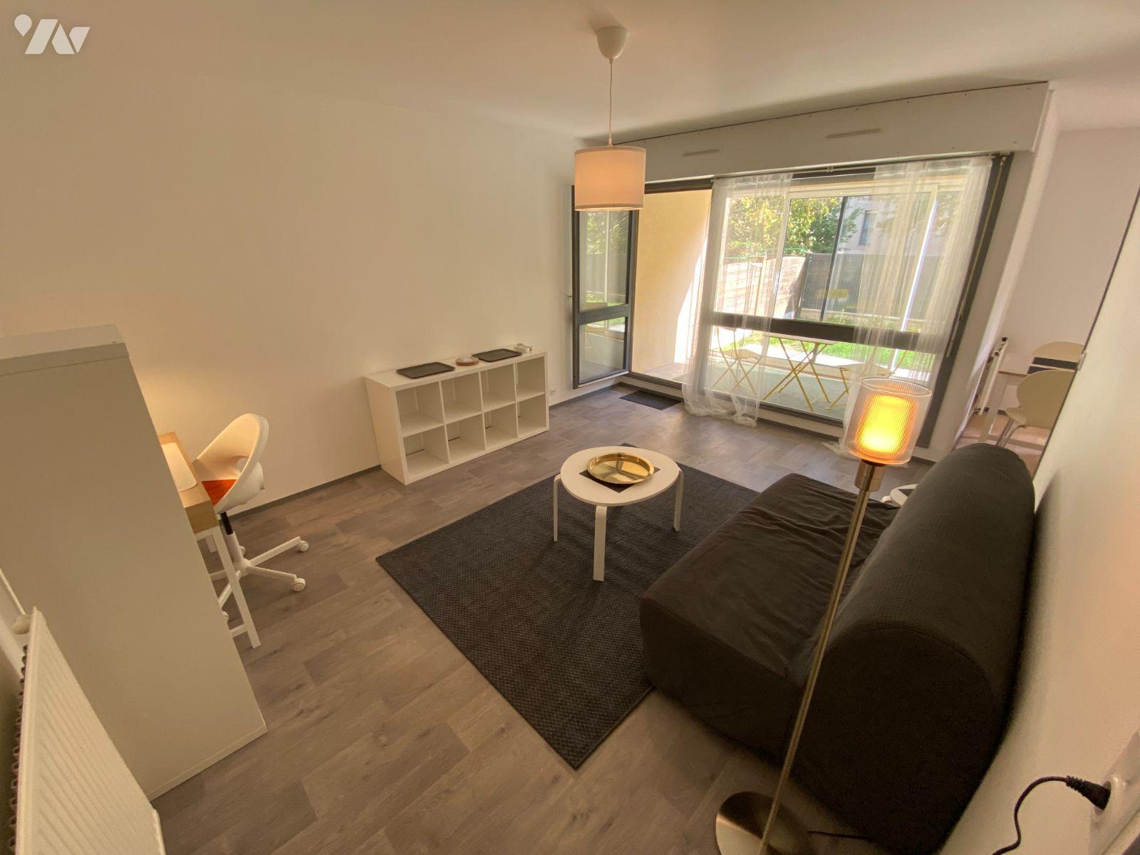 Flat Square Pedro Flores-Cano in Rennes