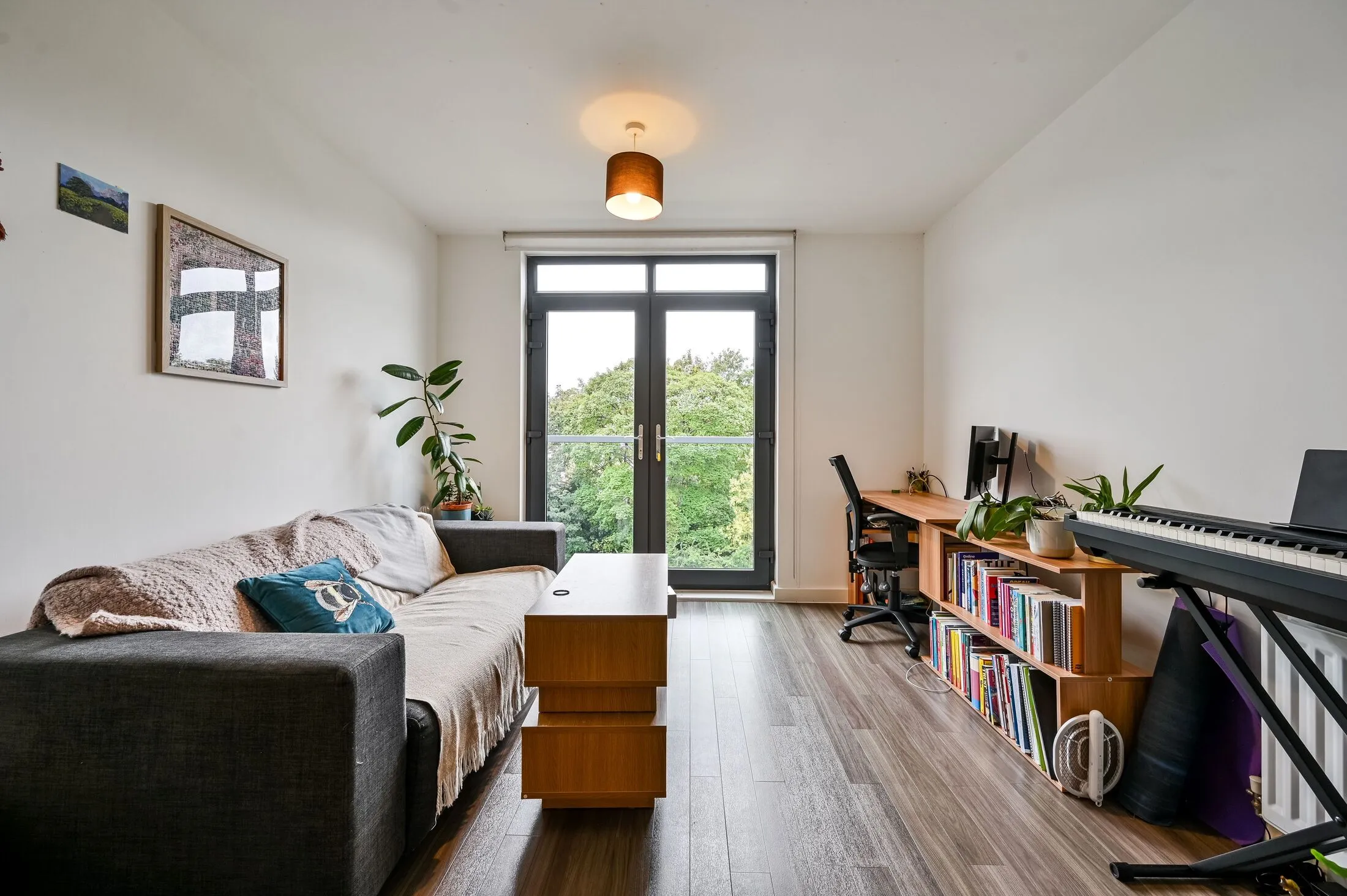 Flat Lee High Road in Greater London