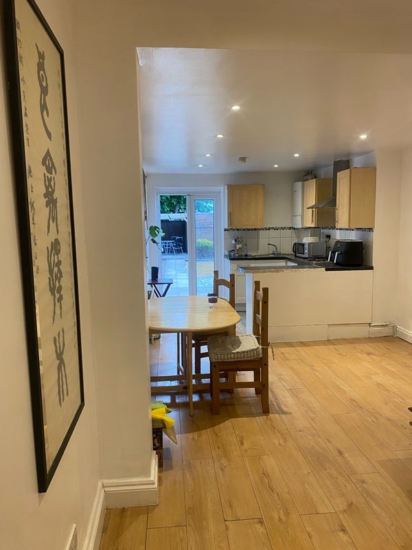 Room Queen Street in Greater London